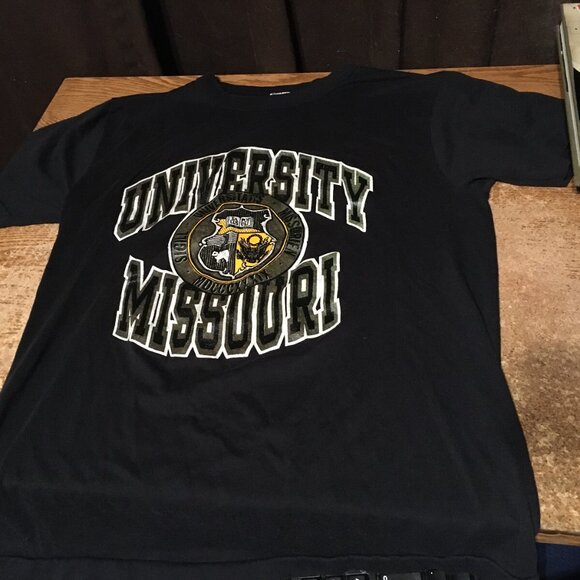 UNIVERSITY OF MISSOURI SIGILL UNIVERSITATIS MISSOURIEN LARGE SHIRT - Picture 1 of 5